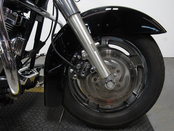 used-2005-harley-road-king-flhrsi-u5070-for-sale-in-michigan-wheel.JPG