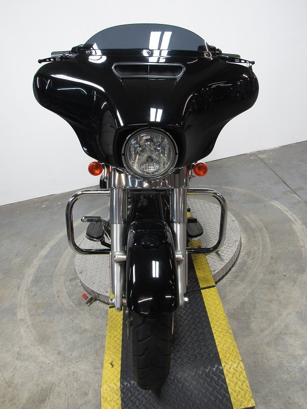 used-2015-harley-street-glide-flhx-u5072-for-sale-in-michigan-front2.JPG