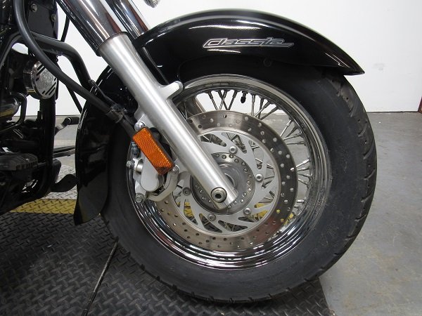 used-2008-yamaha-vstar-650-raven-edition-u5119-for-sale-in-michigan-wheel.JPG