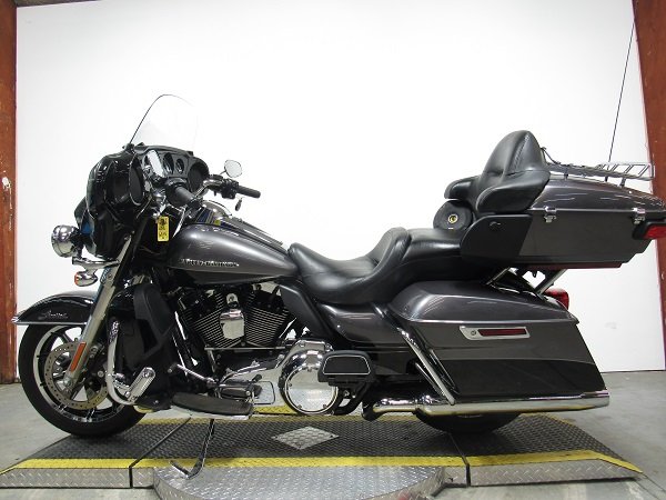 used-2014-harley-ultra-limited-flhtk-u5138-for-sale-in-michigan-3.JPG