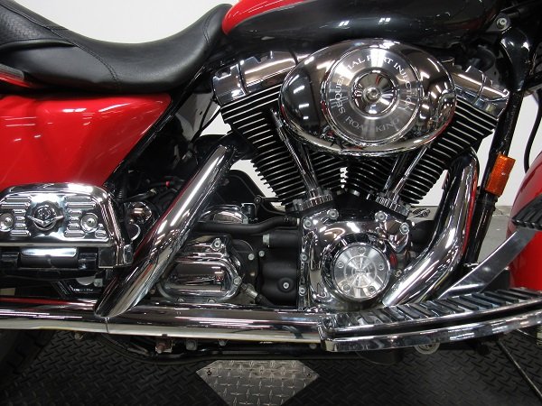 used-2006-road-king-flhrci-u5110-for-sale-in-michigan-engine.JPG