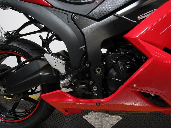 used-2007-kawasaki-ninja-zx6r-u5102-for-sale-in-michigan-engine.JPG