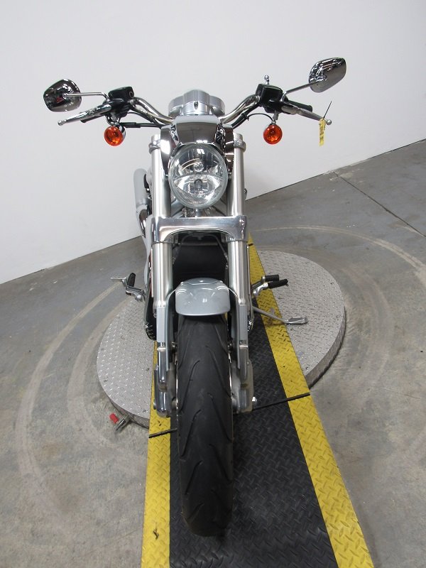 used-2012-harley-vrod-special-anniversary-edition-vrscdx-u5112-for-sale-in-michigan-front2.JPG