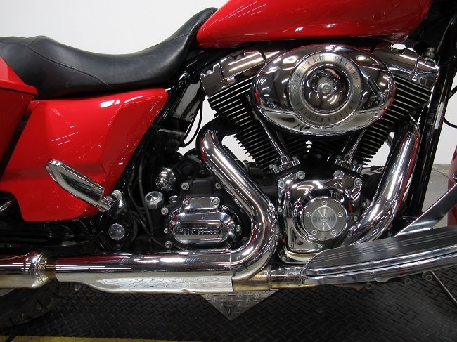 2010-used-harley-davidson-street-glide-flhx-u5142-engine.JPG