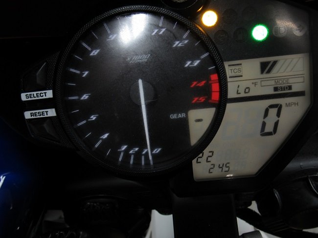 2013-used-yamaha-yzf-r1-u5104-odom.JPG