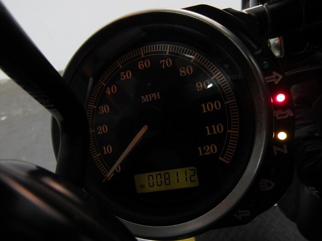 Used-2010-Harley-XL883-U5153 (Odmeter).JPG