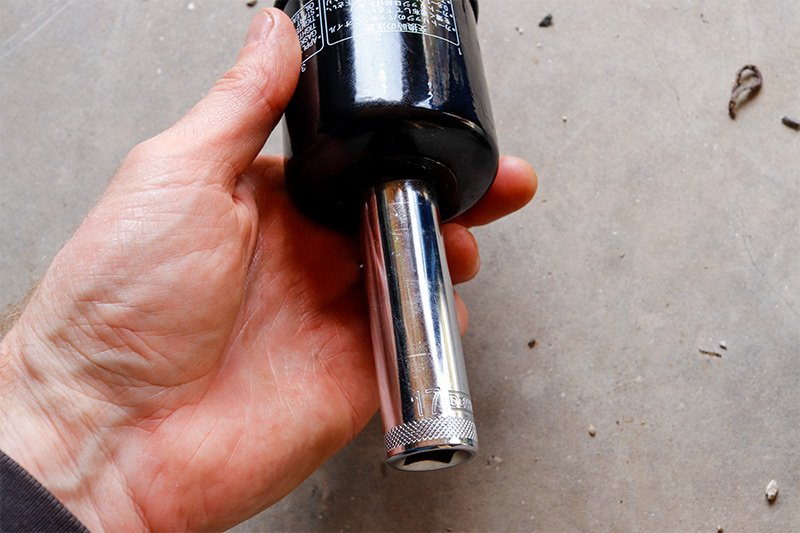 socket-wrench-oil-filter.jpg