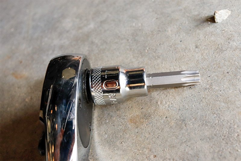 torx-t40-socket.jpg torx-t40-socket.jpg