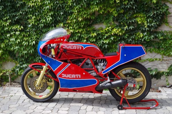 ducati1.jpg ducati1.jpg