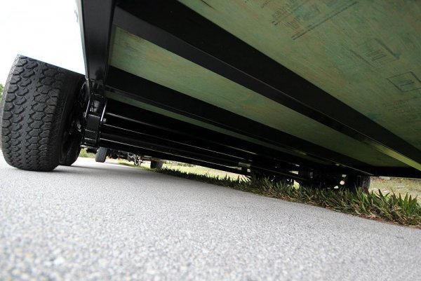 arising-industries-trailer-cross-beams-floor.jpg