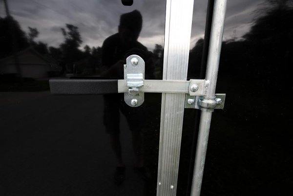 arising-industries-trailer-rear-door-hatch.jpg
