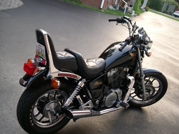 1985 Honda Shadow VT700 (8).jpg